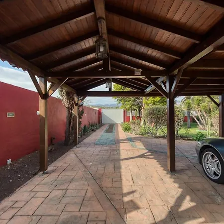 Holiday home 4 Bed Maspalomas Villa. Tropical Garden Pool