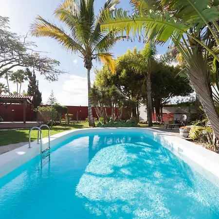 Holiday home 4 Bed Maspalomas Villa. Tropical Garden Pool
