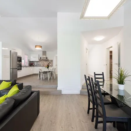 Holiday home 4 Bed Maspalomas Villa. Tropical Garden Pool